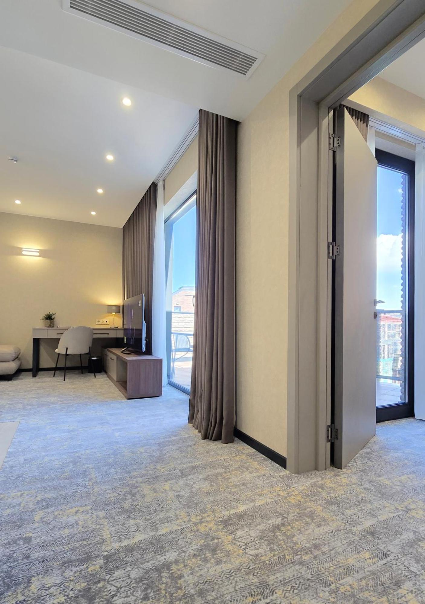 Griffin Hotel Tiflis Dış mekan fotoğraf